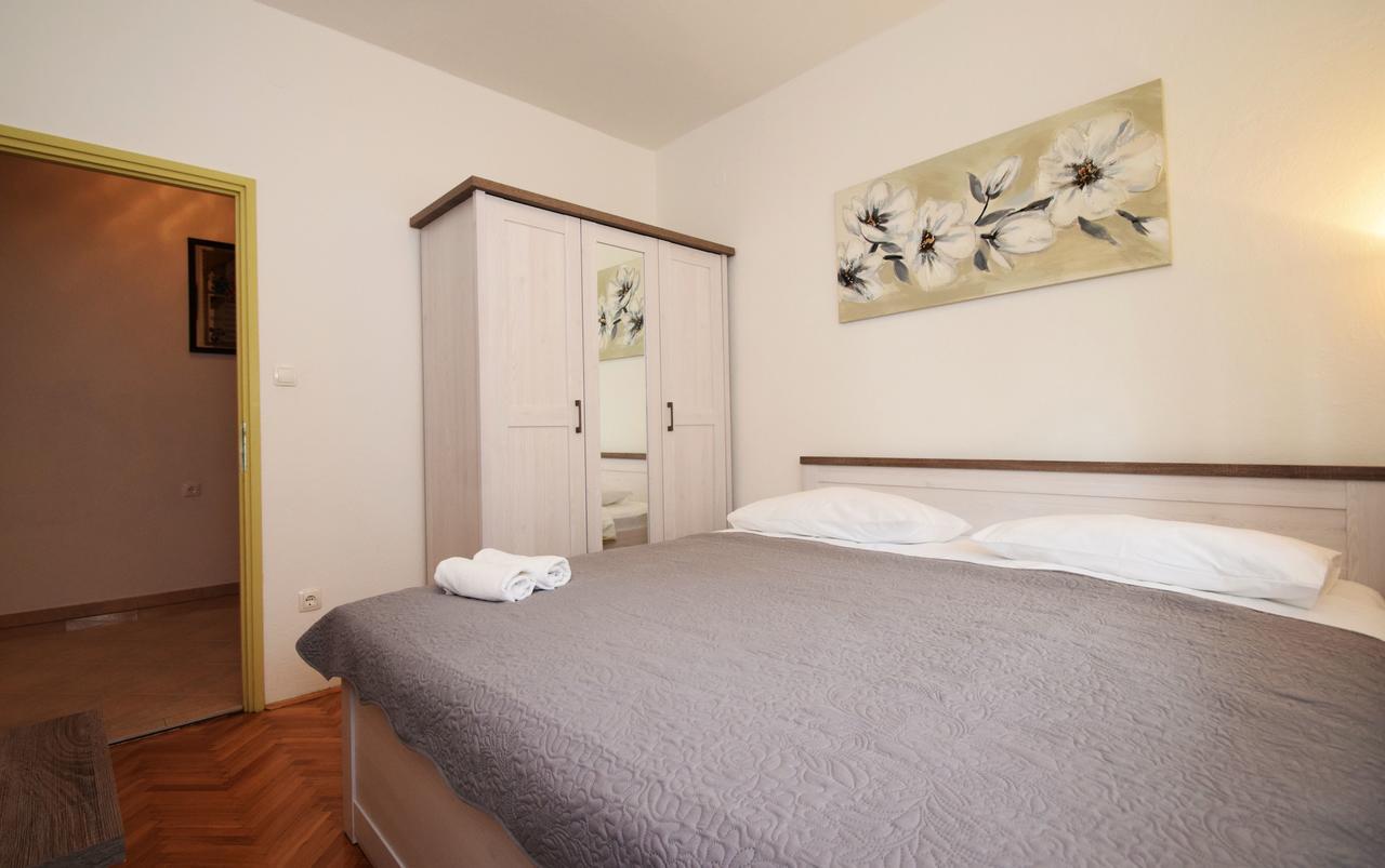 Apartment Duda Starigrad Paklenica Exterior photo