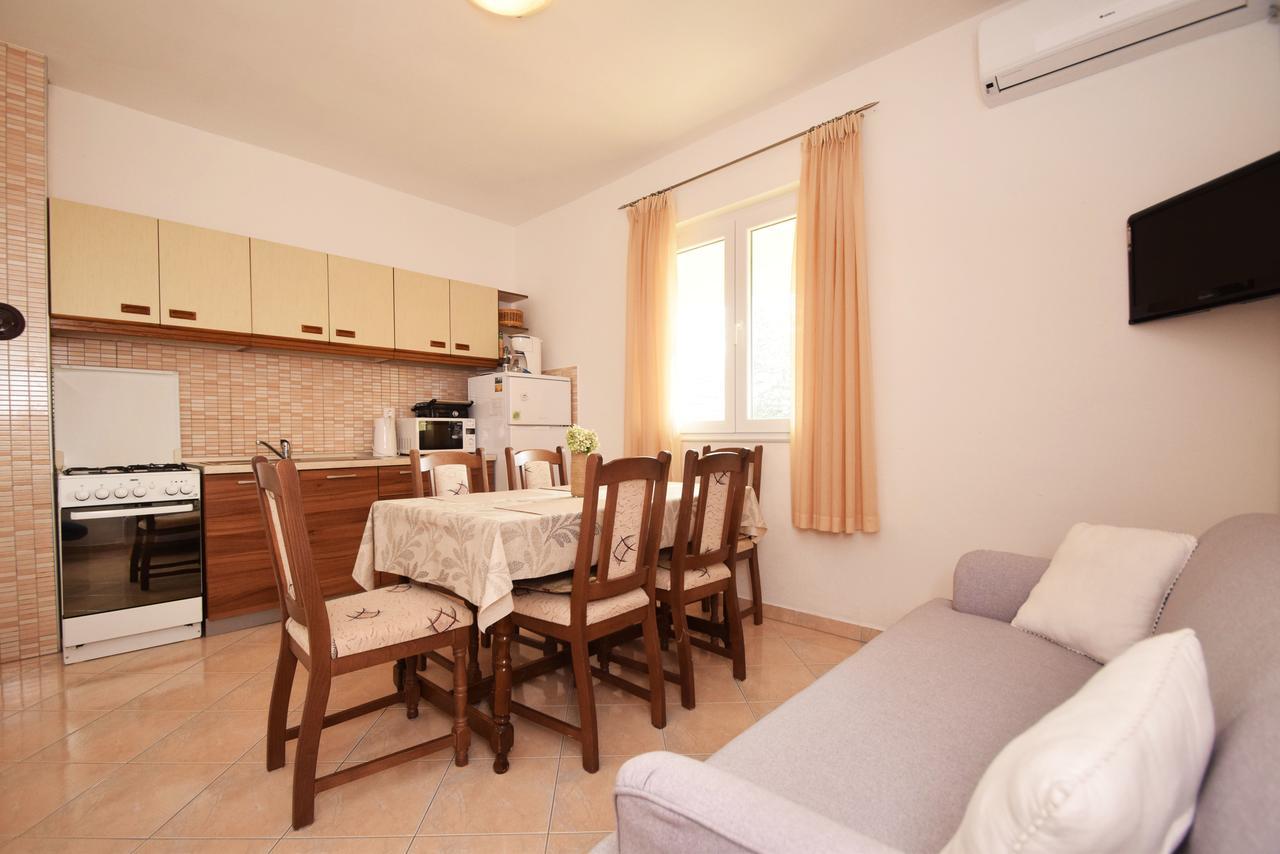 Apartment Duda Starigrad Paklenica Exterior photo